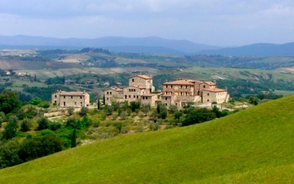 Apartamento Relax Palazzo Monaci Asciano Habitación foto